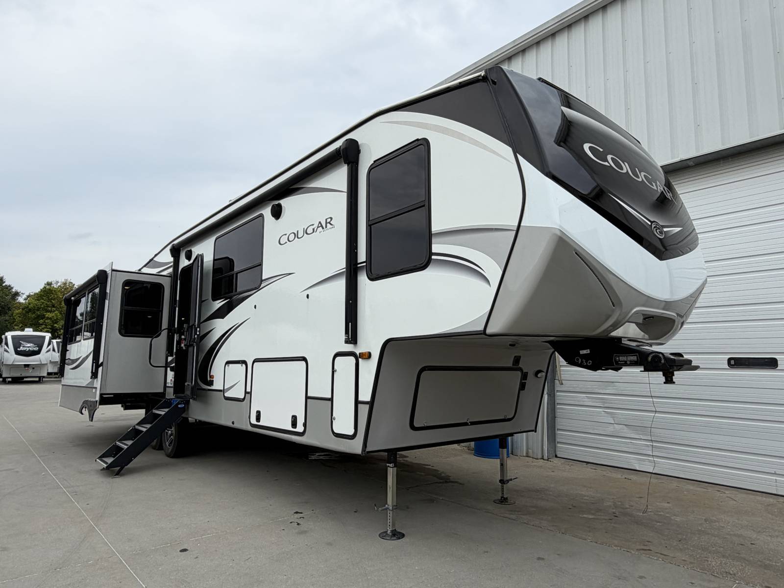 2021 Keystone COUGAR 368MBI RV