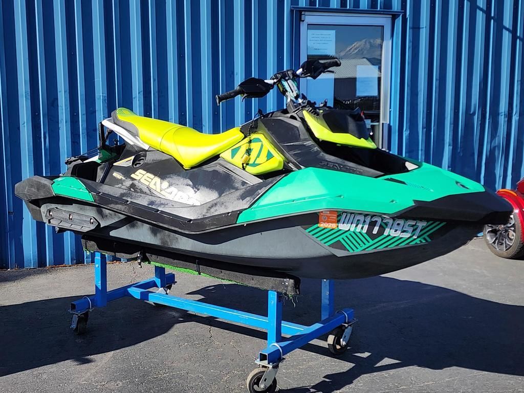2019 Sea-Doo Spark® Trixx 3-up Rotax® 900 H.O. ACE IBR & Sou in enumclaw WA
