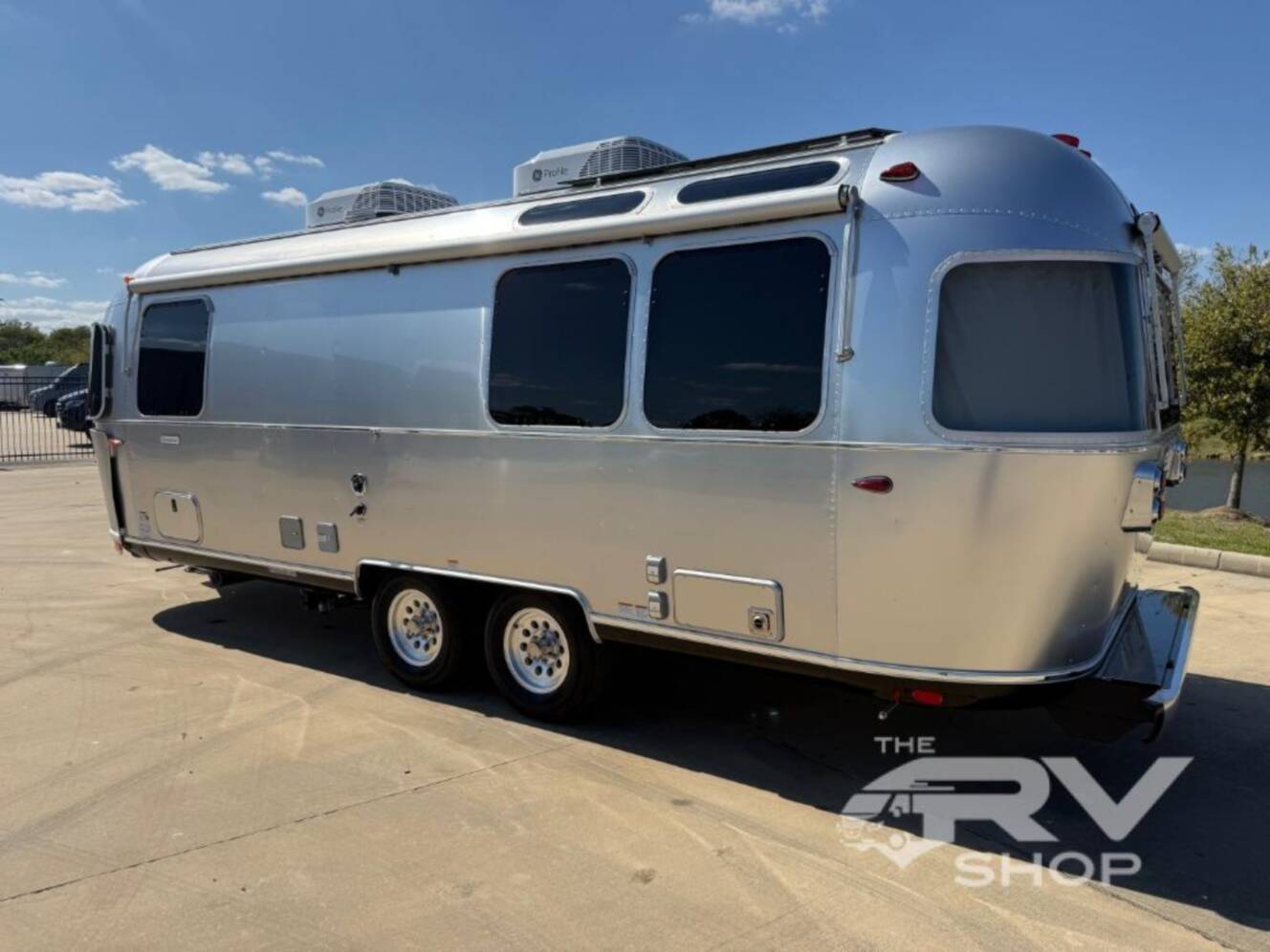 A photo of this 2026 Airstream International 25FB Twin