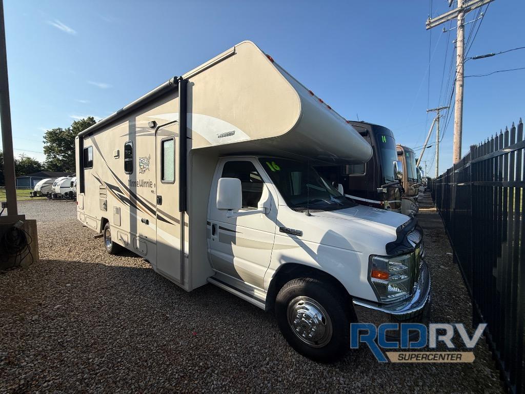 2015 Winnebago Minnie Winnie 27Q in heath OH