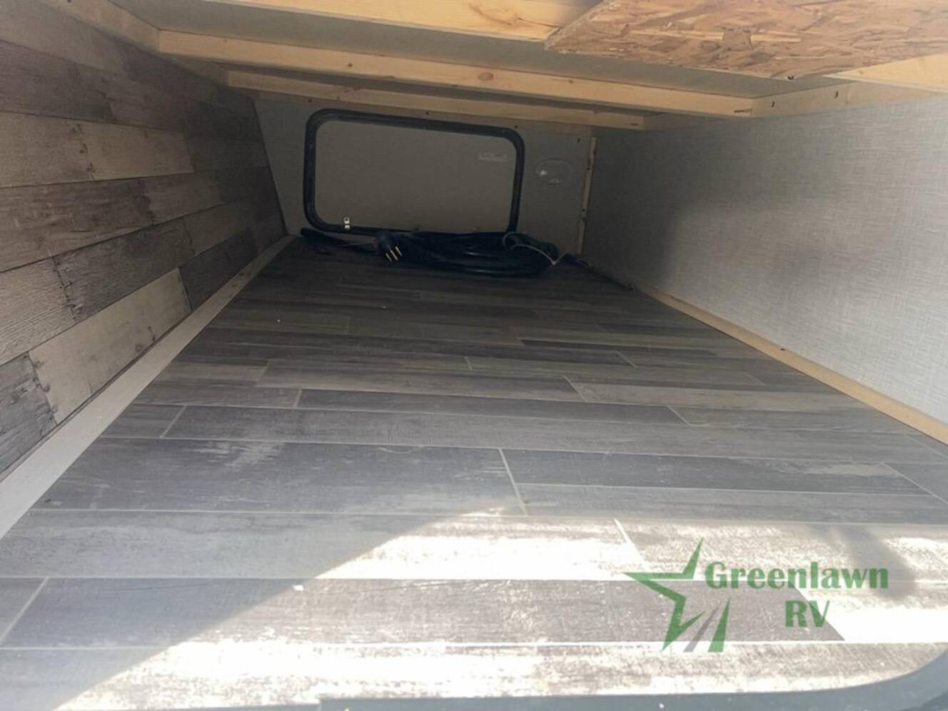 A photo of this 2023 Crossroads Rv Zinger ZR320FB