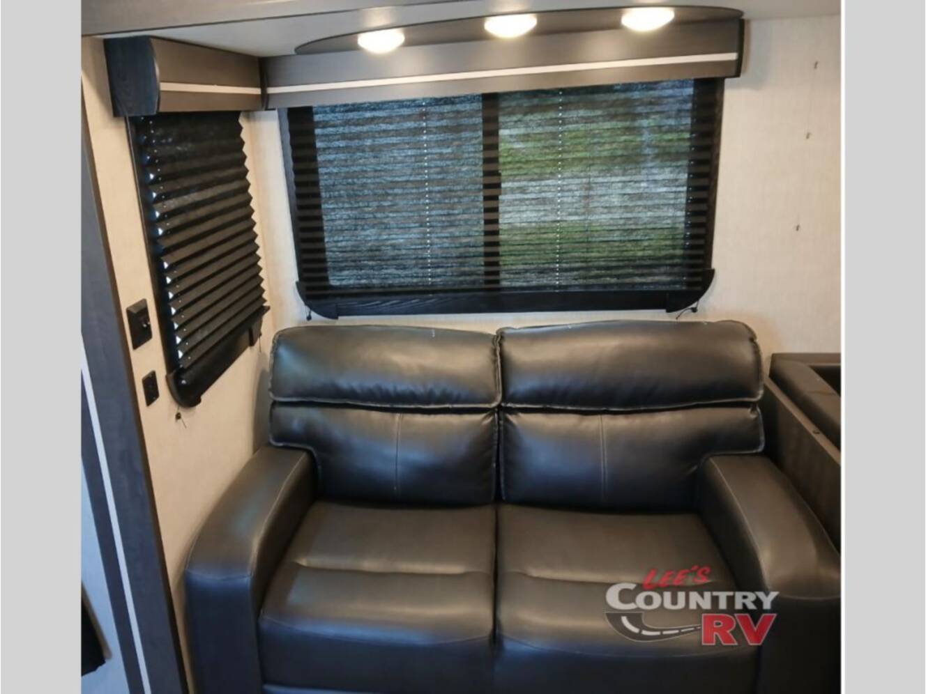 A photo of this 2022 Crossroads Rv Cruiser Aire CR28BBH