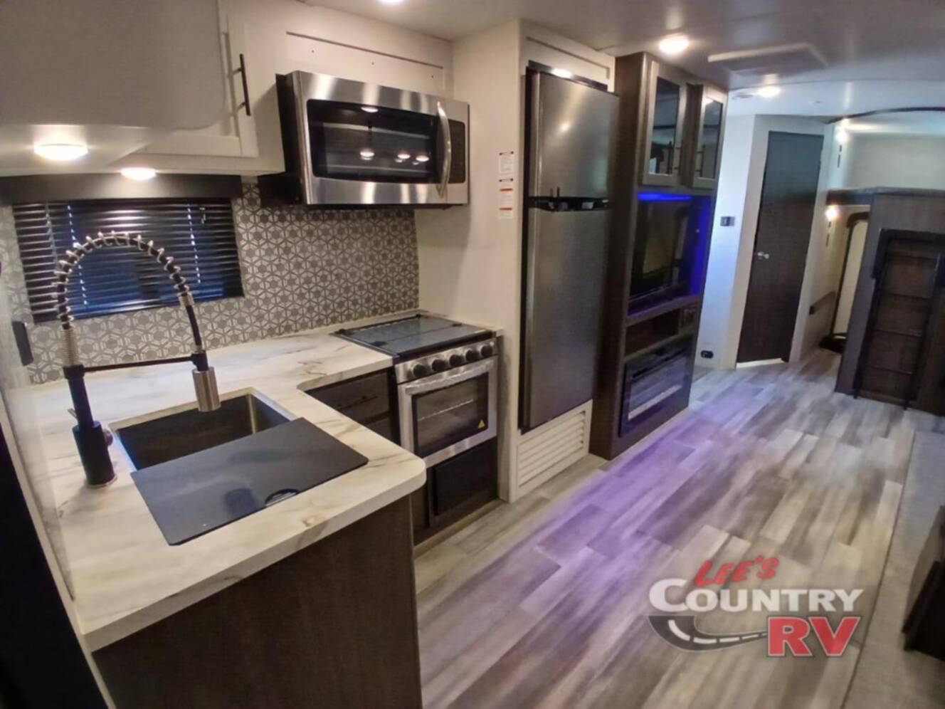 A photo of this 2022 Crossroads Rv Cruiser Aire CR28BBH