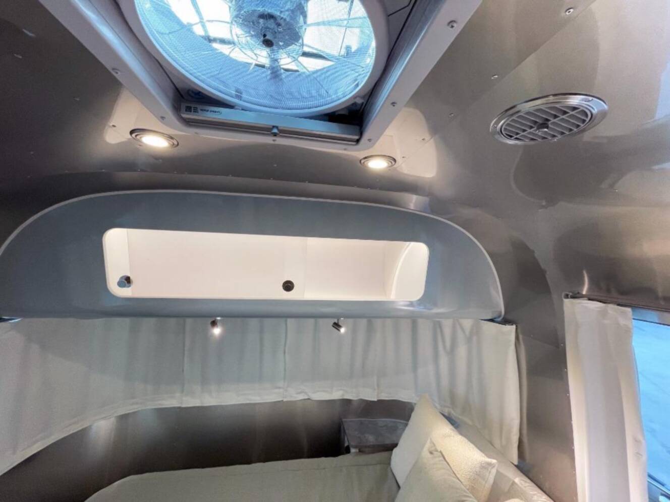A photo of this 2026 Airstream International 23FBQ