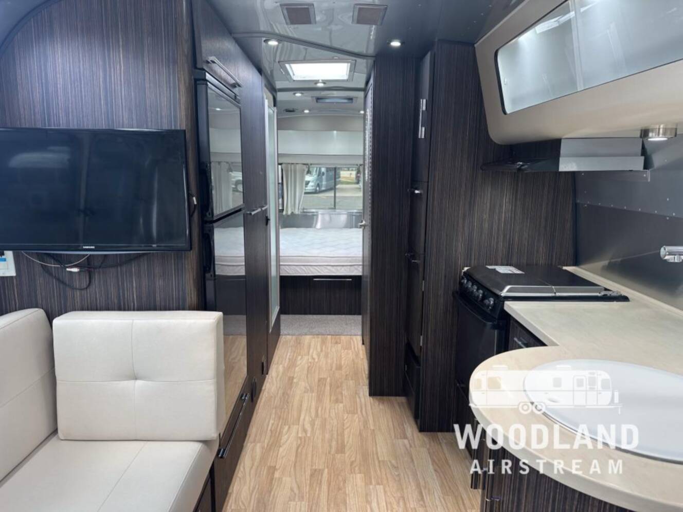 A photo of this 2019 Airstream International Signature 27FB