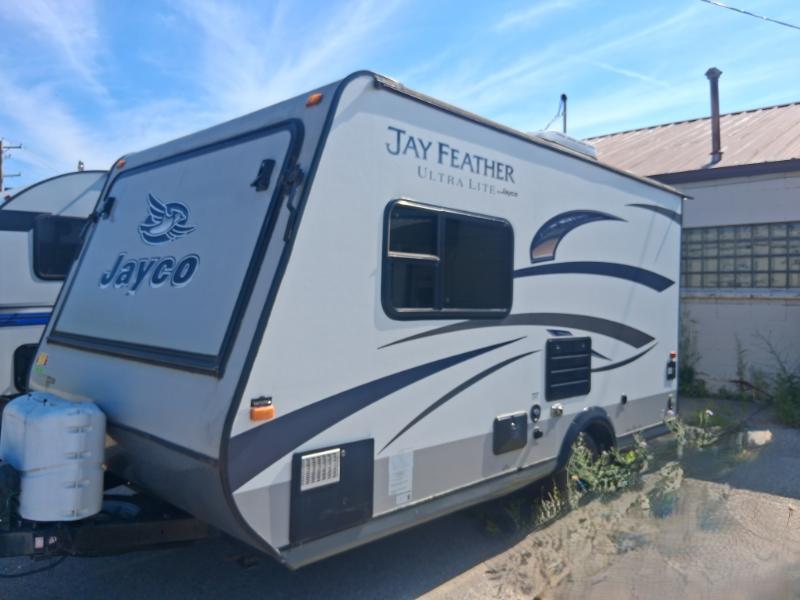 2015 Jayco Jay Feather Ultra Lite X17Z in lake mills WI