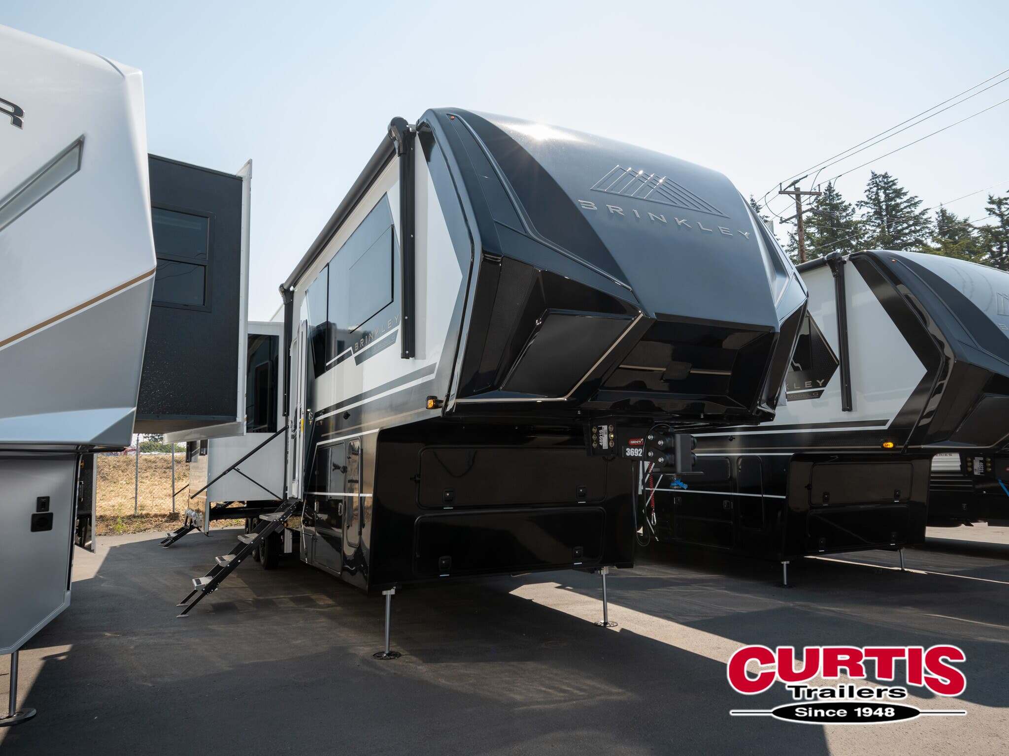 2027 Brinkley Rv Model G 3950 in portland OR