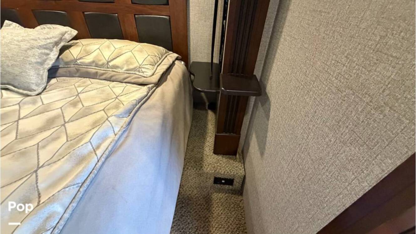 A photo of this 2020 Jayco Pinnacle 36SSWS