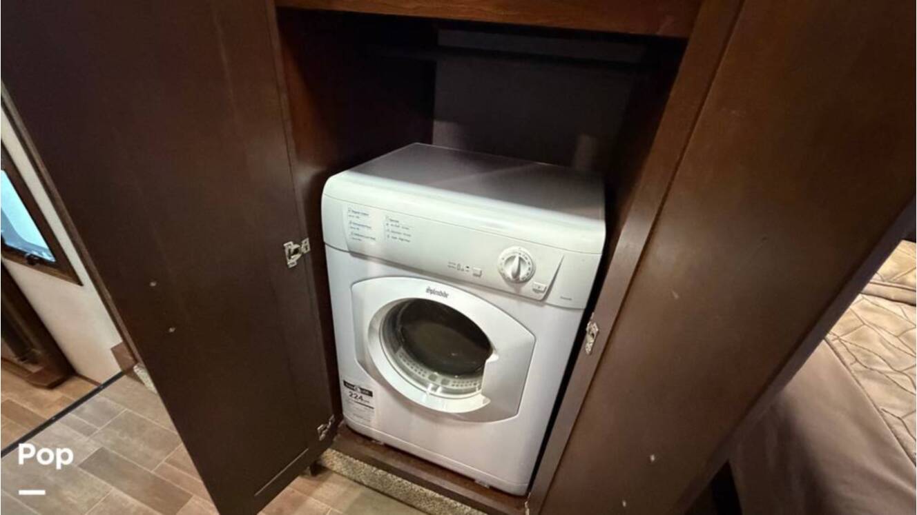A photo of this 2020 Jayco Pinnacle 36SSWS