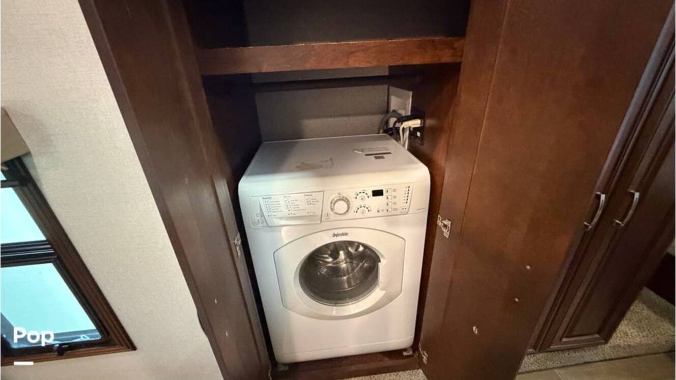 A photo of this 2020 Jayco Pinnacle 36SSWS