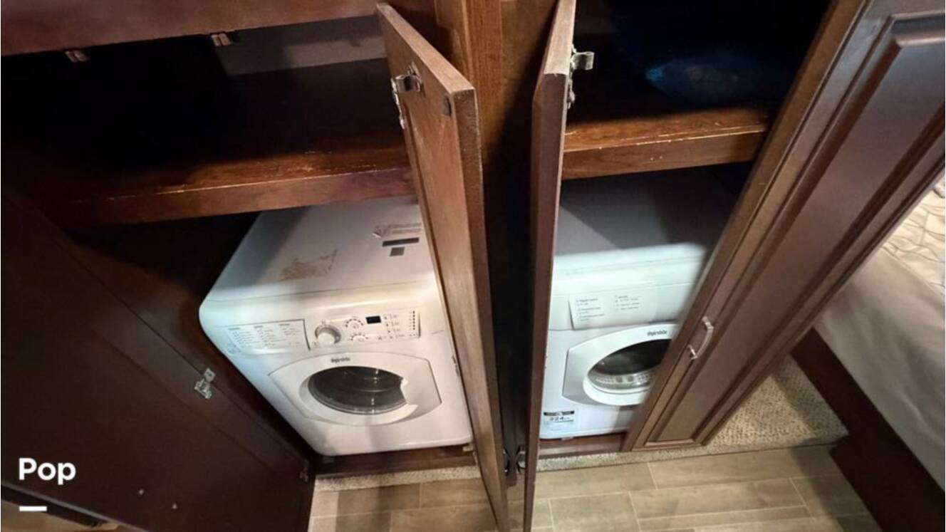 A photo of this 2020 Jayco Pinnacle 36SSWS
