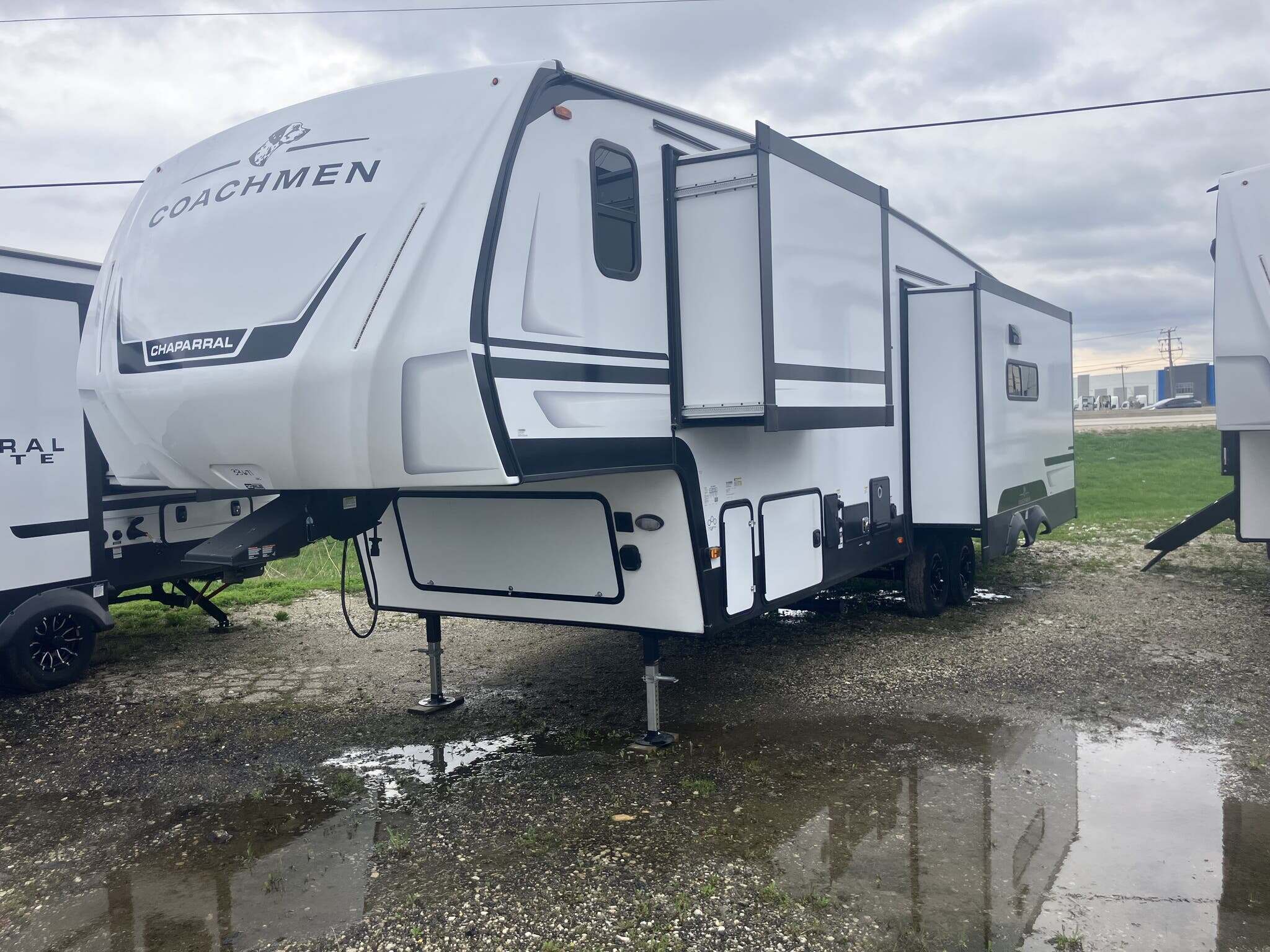 2026 Coachmen Chaparral Lite 30RLS in sturtevant WI