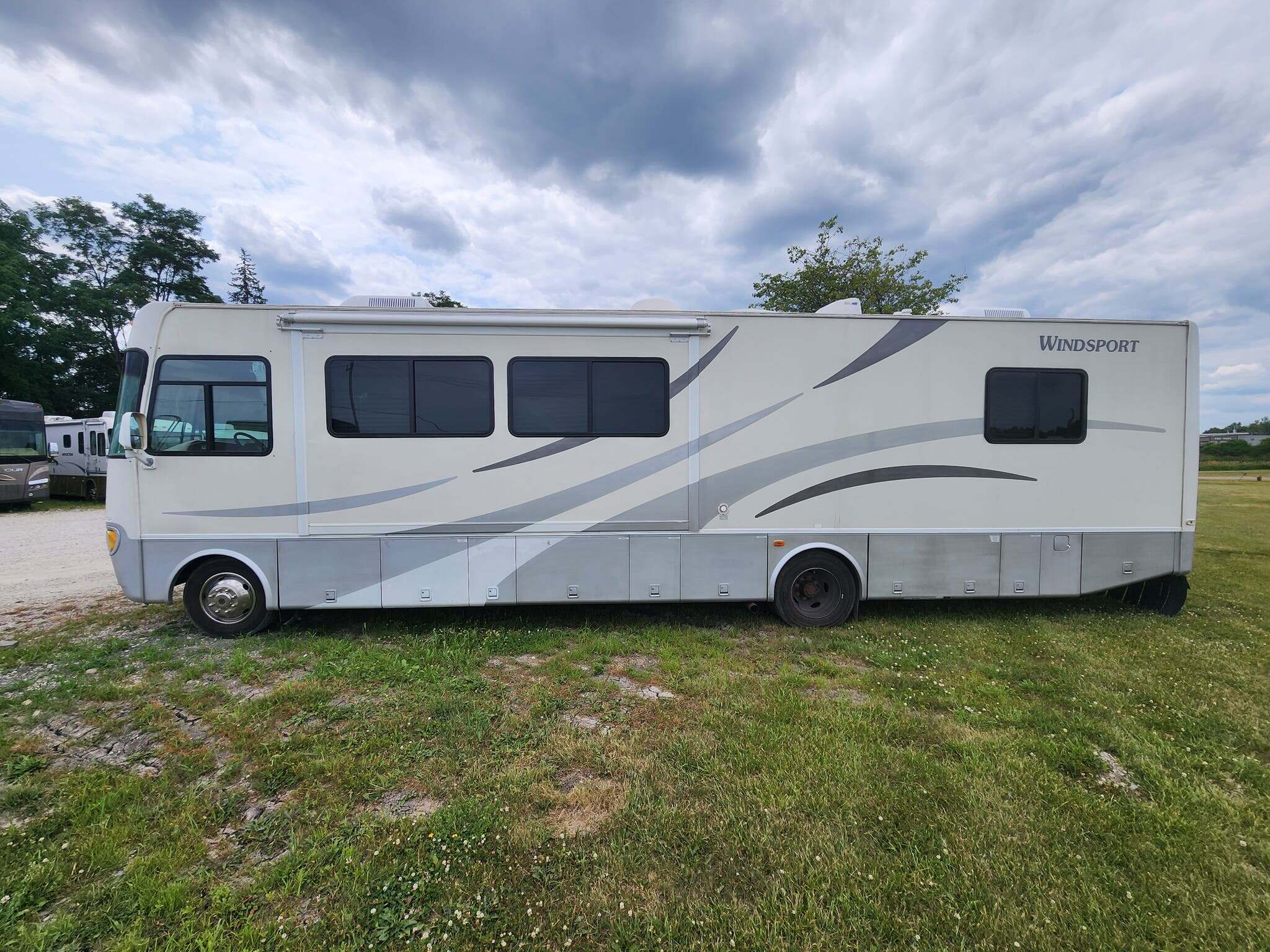 2002 Four Winds International Windsport 35D in sturtevant WI