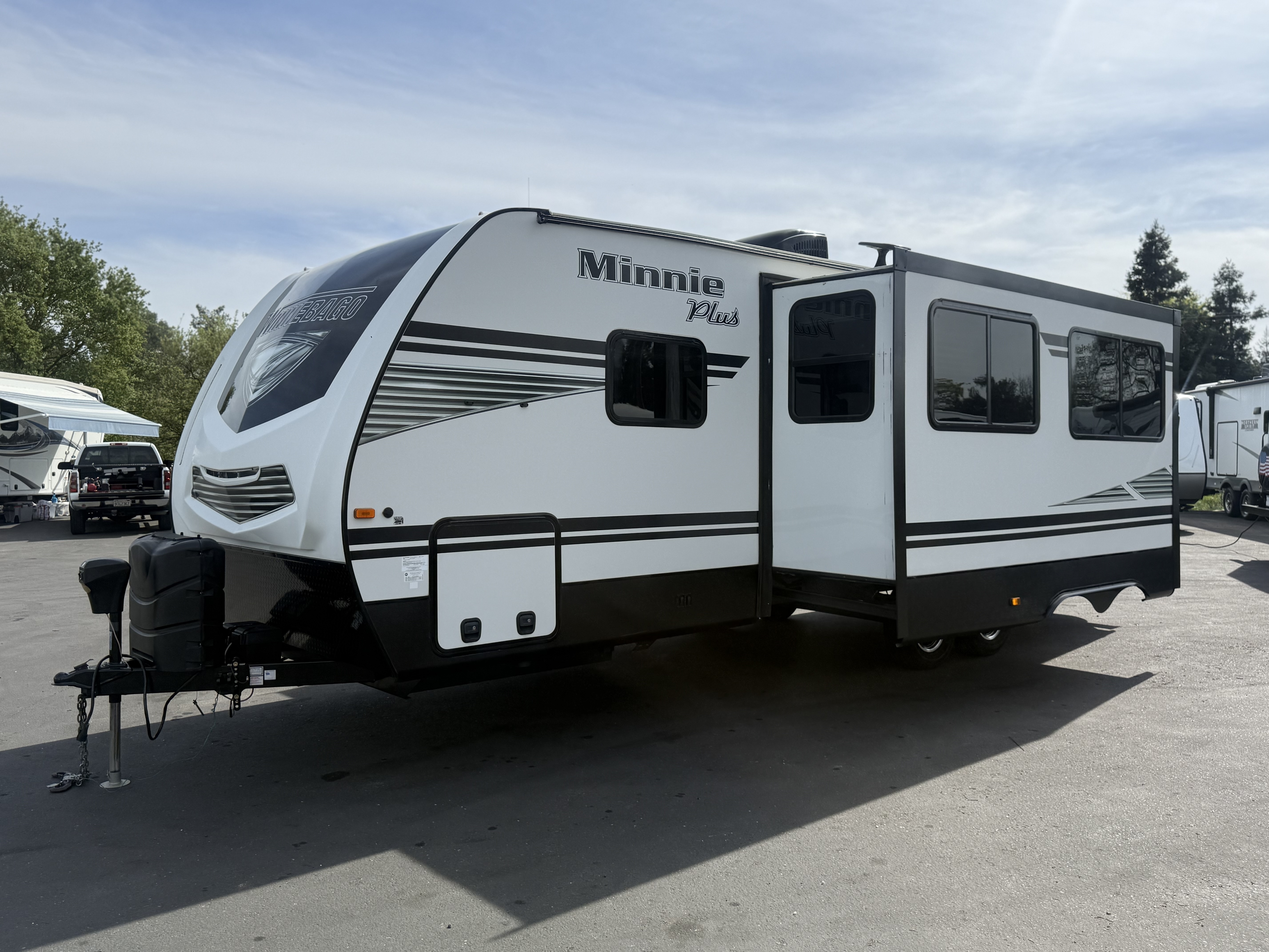 2020 Winnebago MINNIE PLUS 27RBDS in sacramento CA