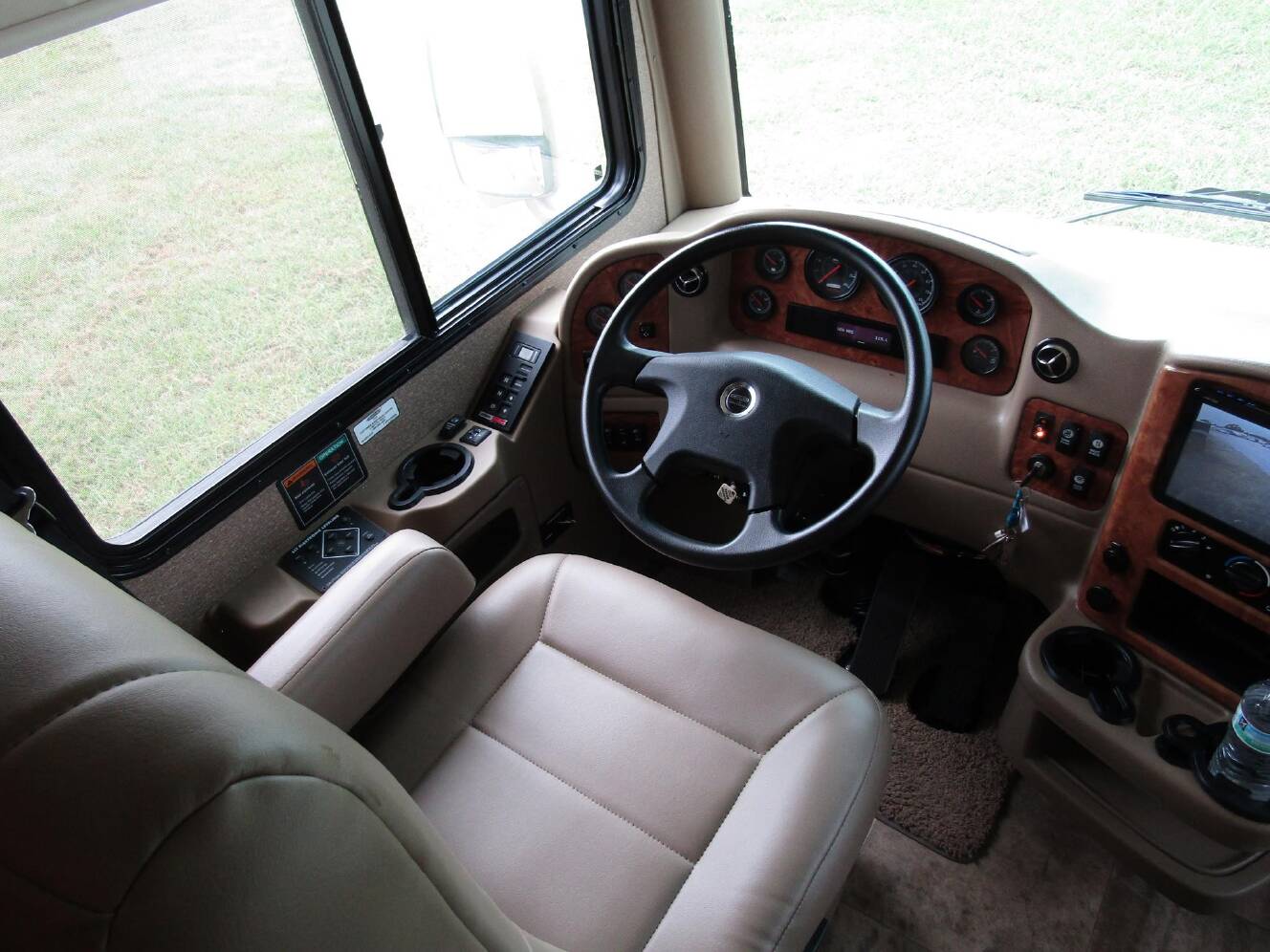 A photo of this 2016 Thor Motor Coach PALAZZO 33.2