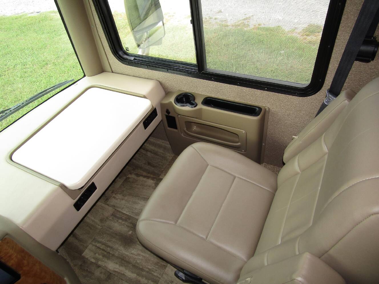 A photo of this 2016 Thor Motor Coach PALAZZO 33.2