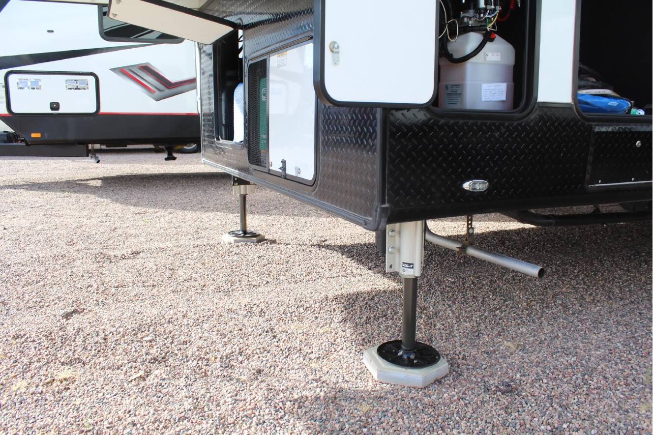 A photo of this 2024 Genesis Supreme GENESIS GCK405