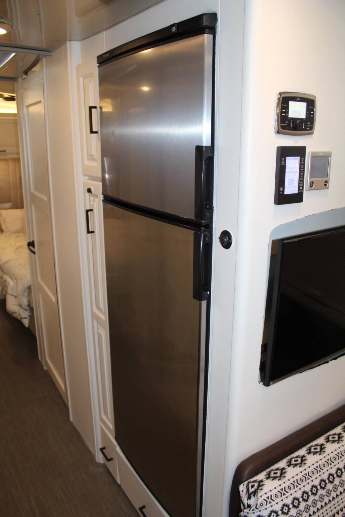 A photo of this 2017 Airstream CLASSIC 30RB