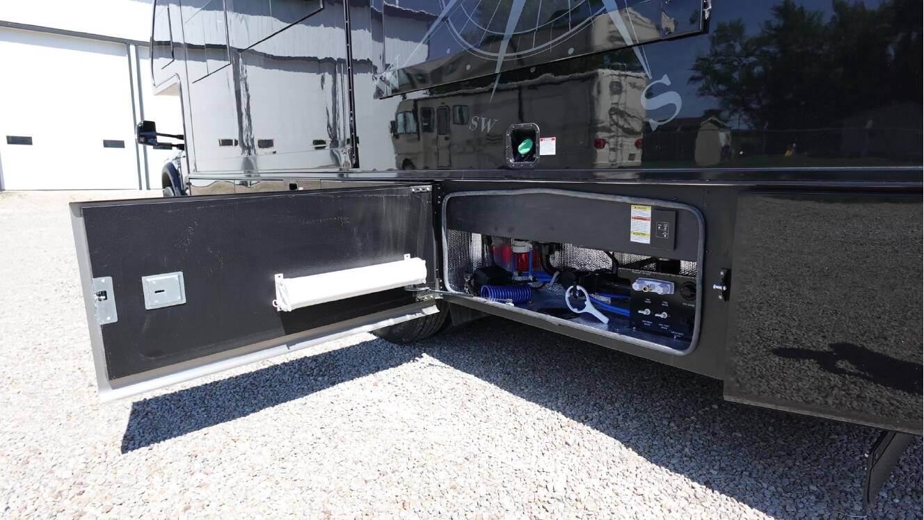 A photo of this 2027 Dynamax ISATA 6 30FW