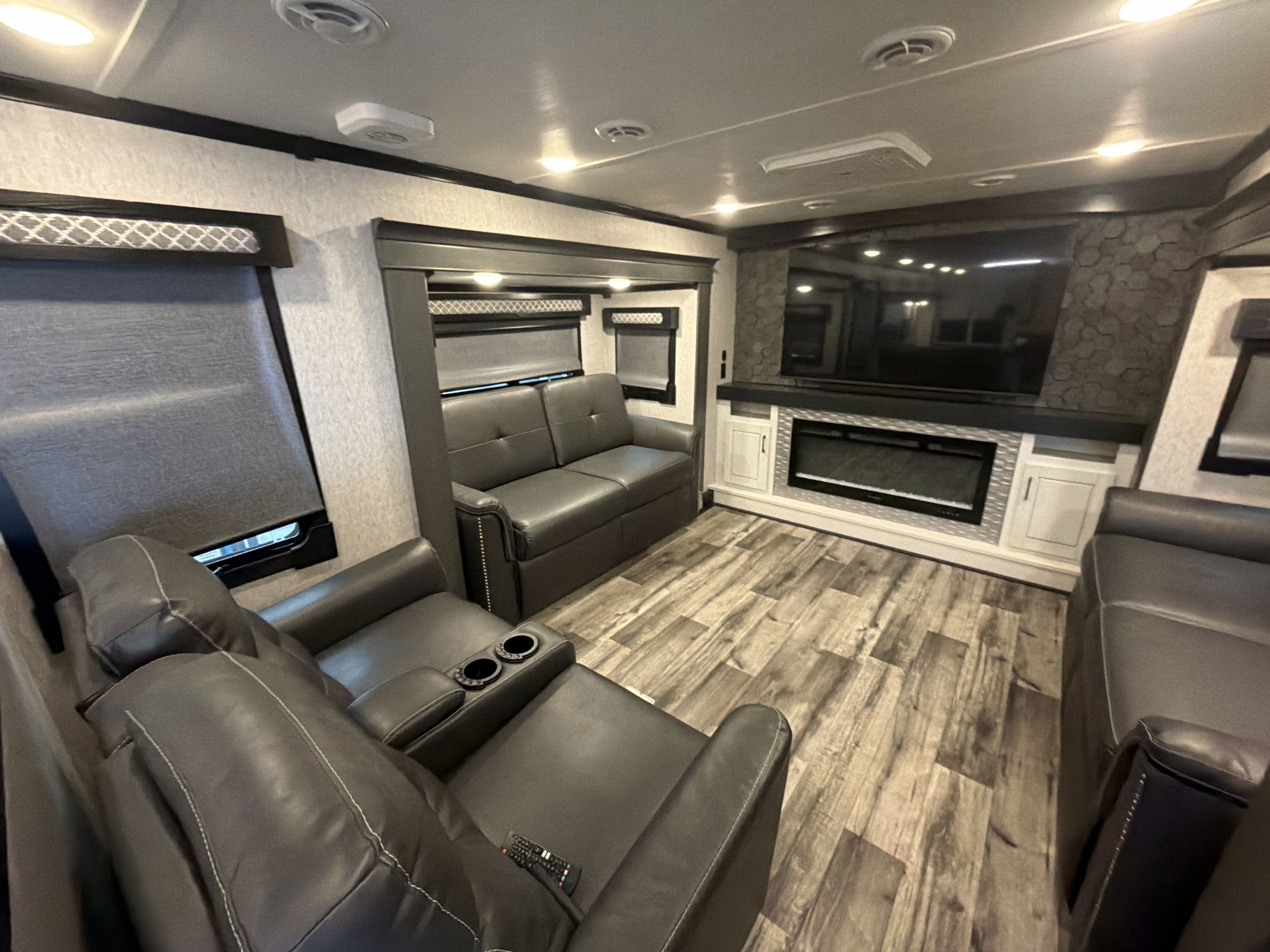 2023 Crossroads REDWOOD 4200FL RW4200FL in reno NV