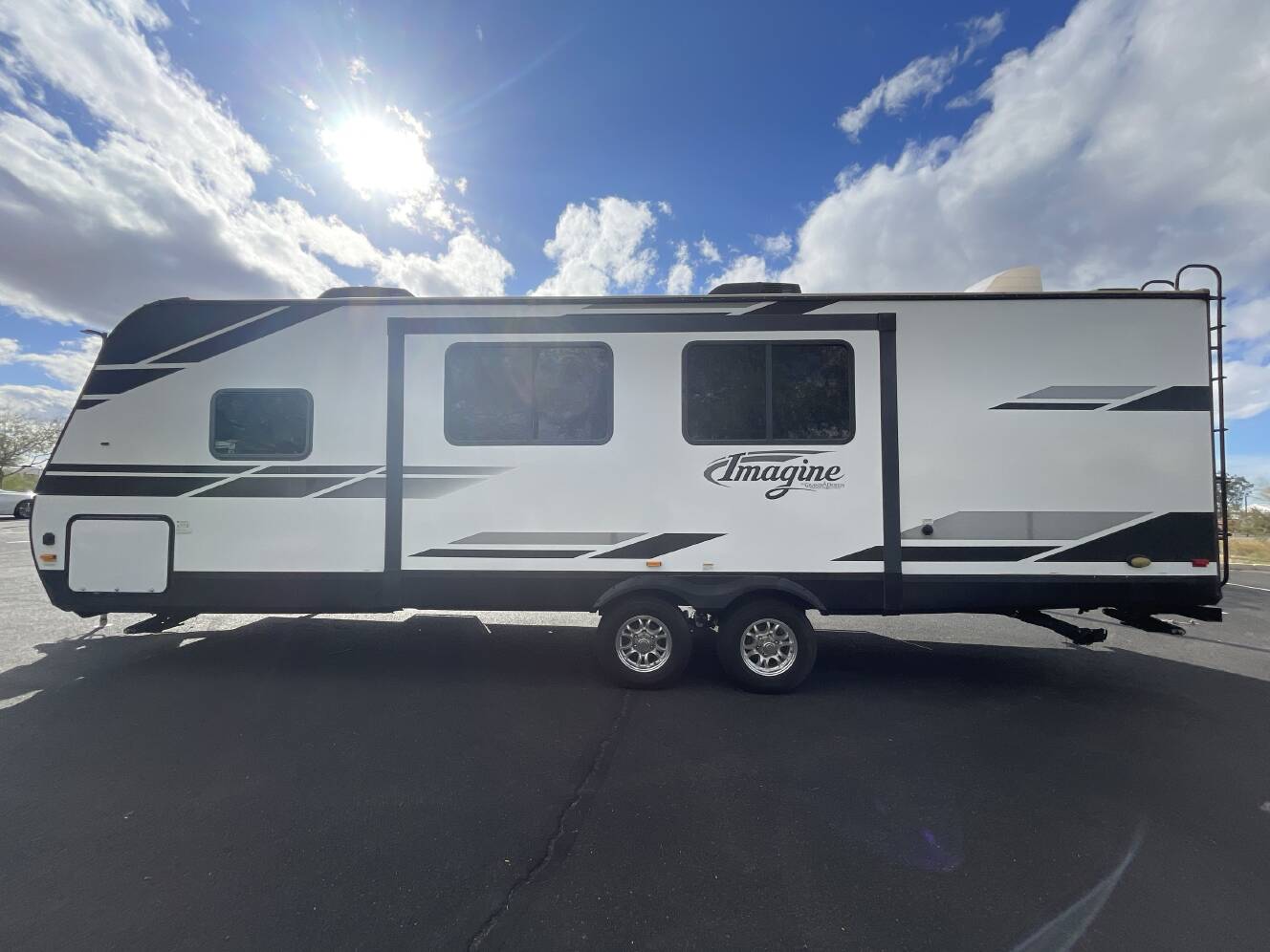 A photo of this 2019 Grand Design IMAGINE 2800BH