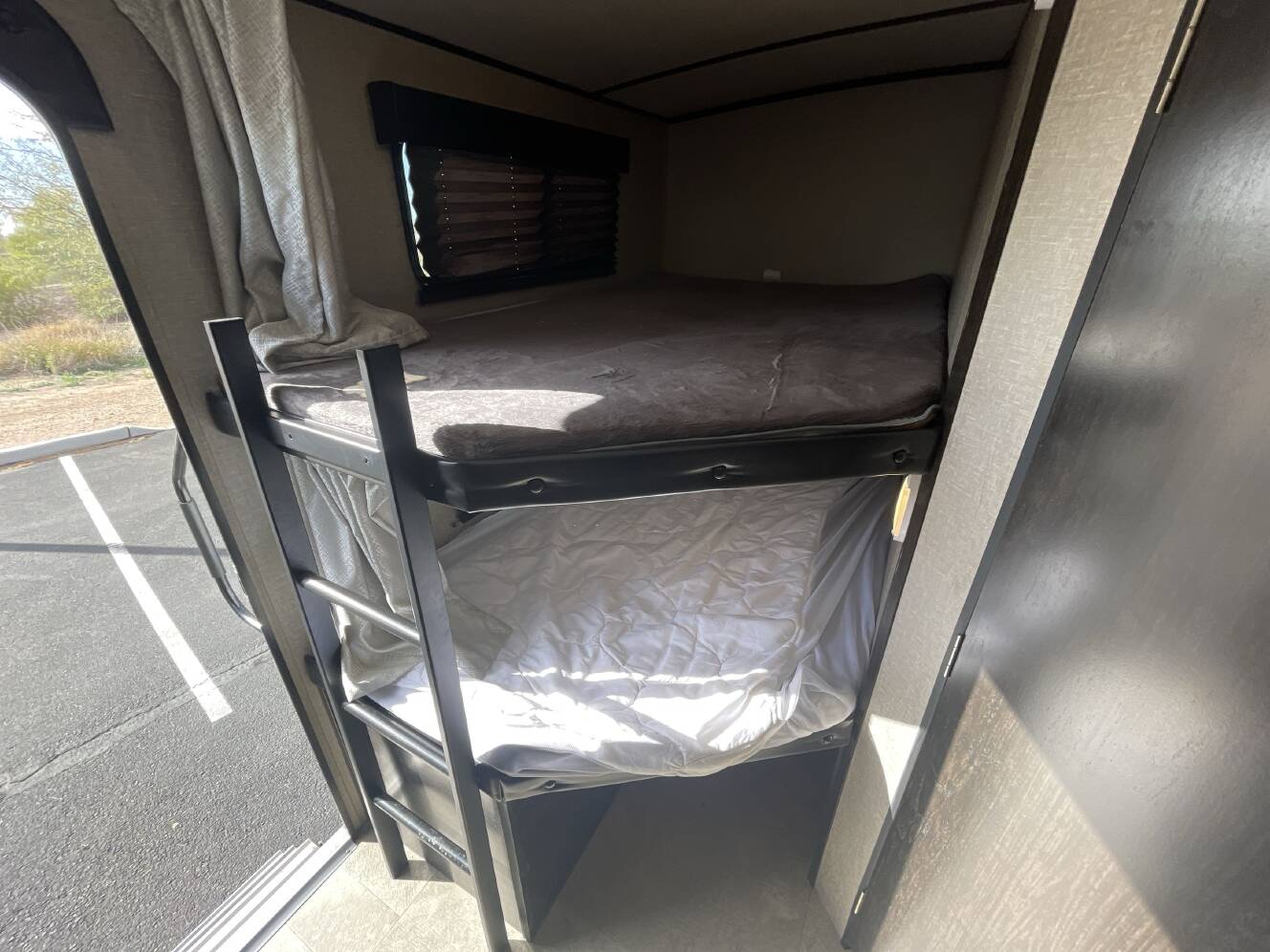 A photo of this 2019 Grand Design IMAGINE 2800BH