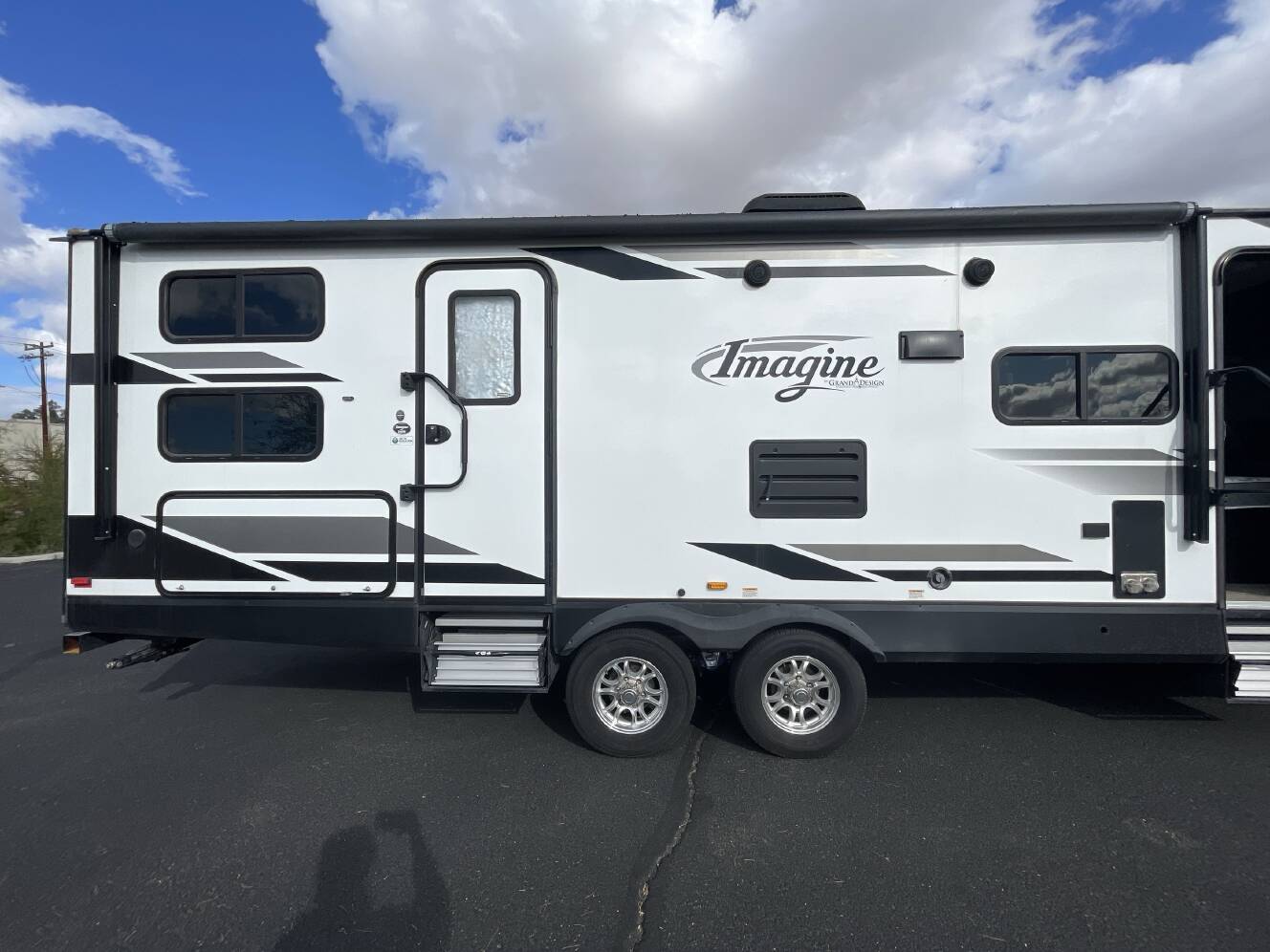 A photo of this 2019 Grand Design IMAGINE 2800BH