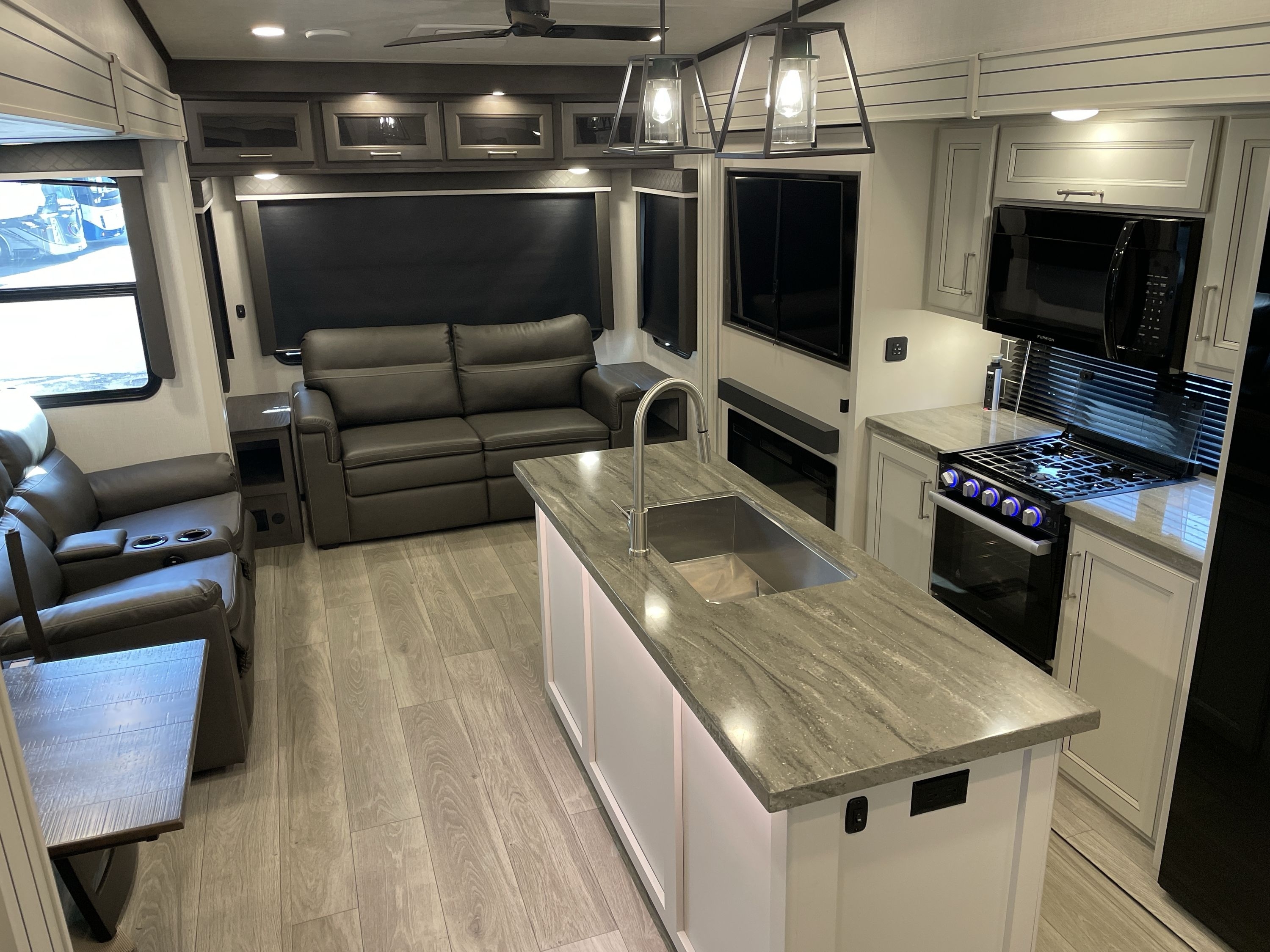 2025 Keystone COUGAR HERO EDITION 316RLS in apollo PA