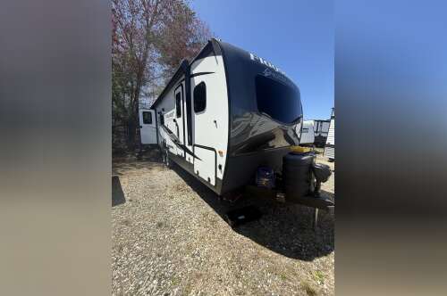 2025 Forest River FLAGSTAFF SUPER LITE 26SRD in berkley MA