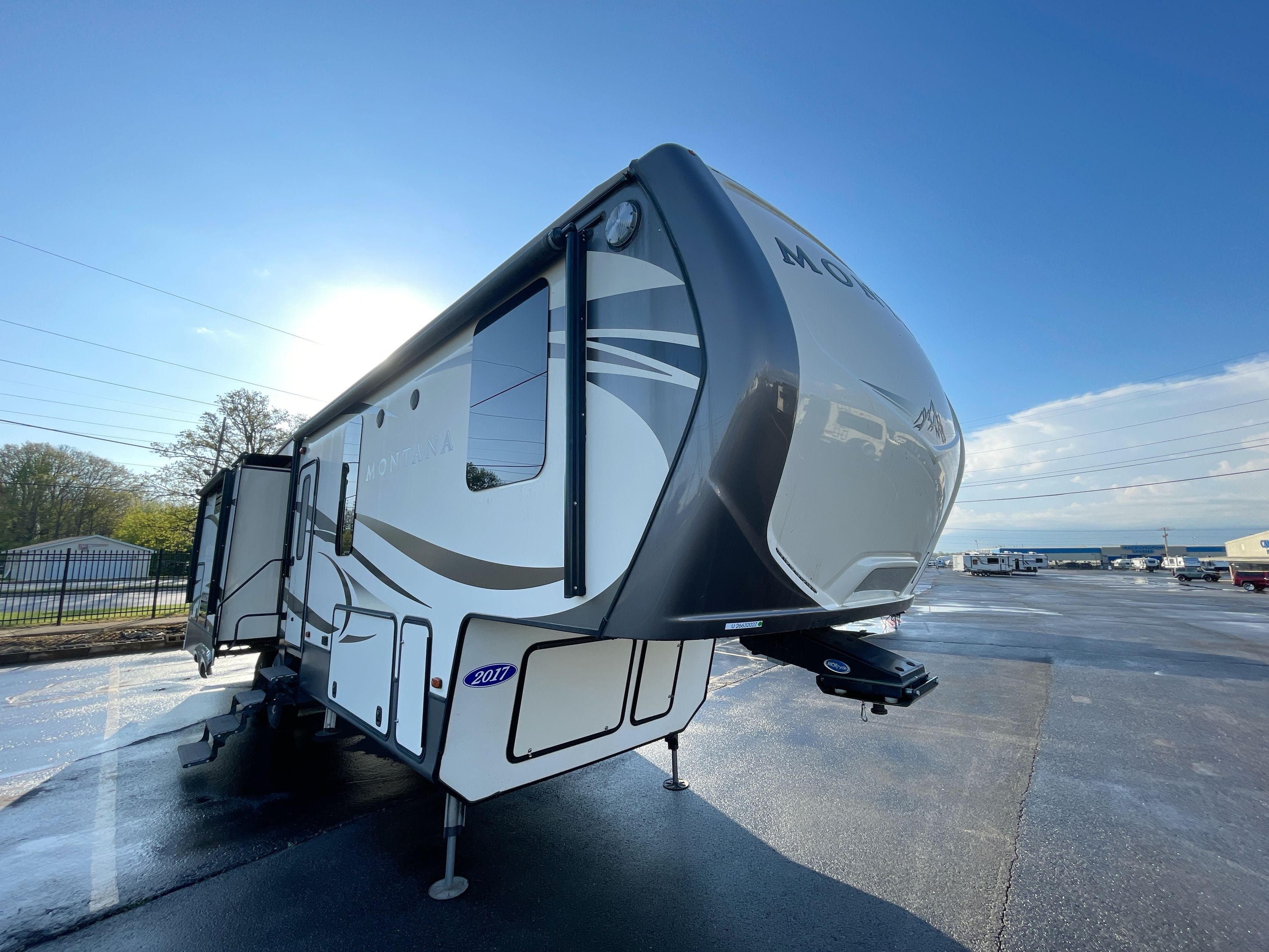 2017 Keystone MONTANA 3160RL in richmond IN
