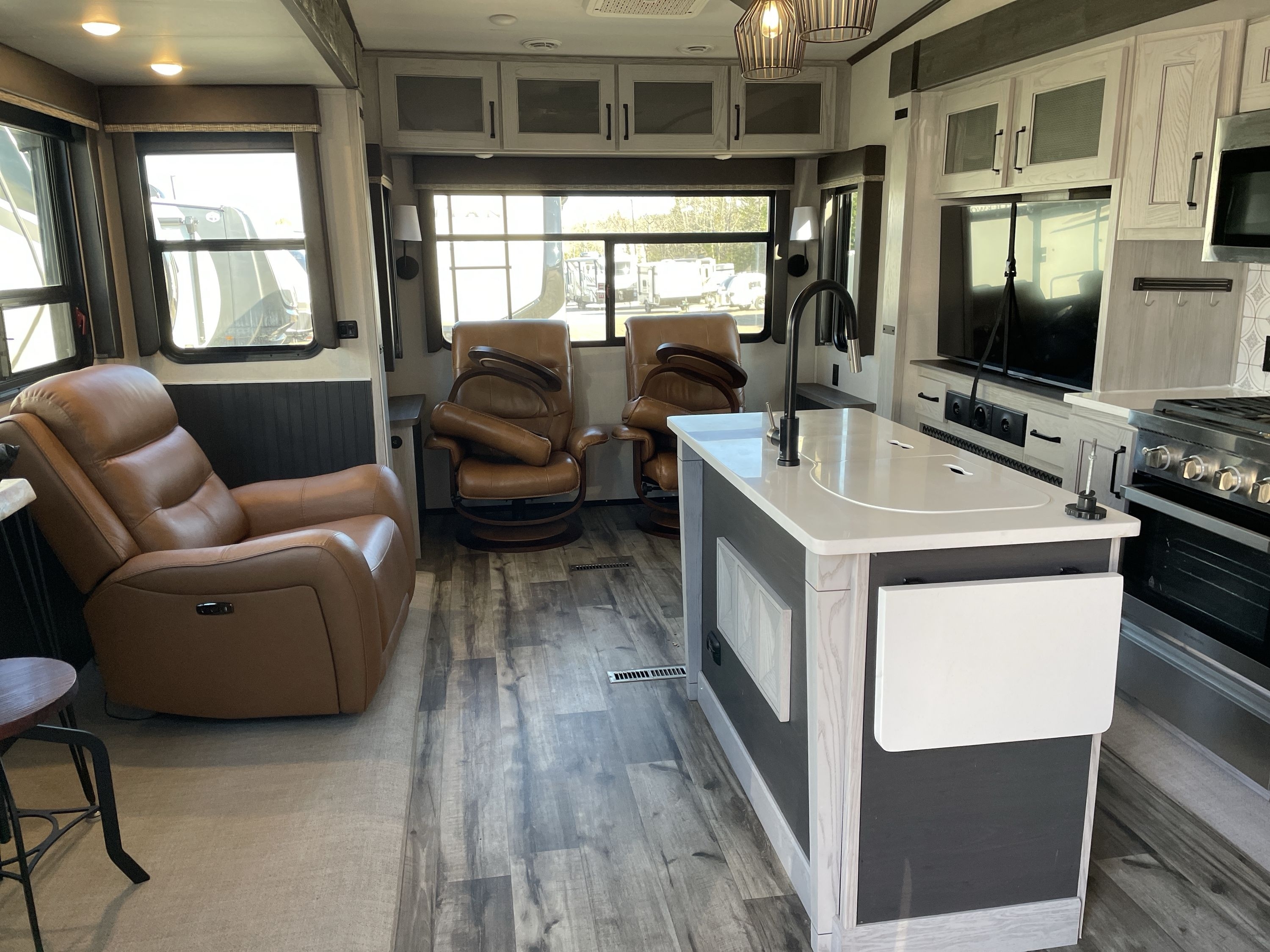2023 Keystone MONTANA HIGH COUNTRY 295RL in windham ME