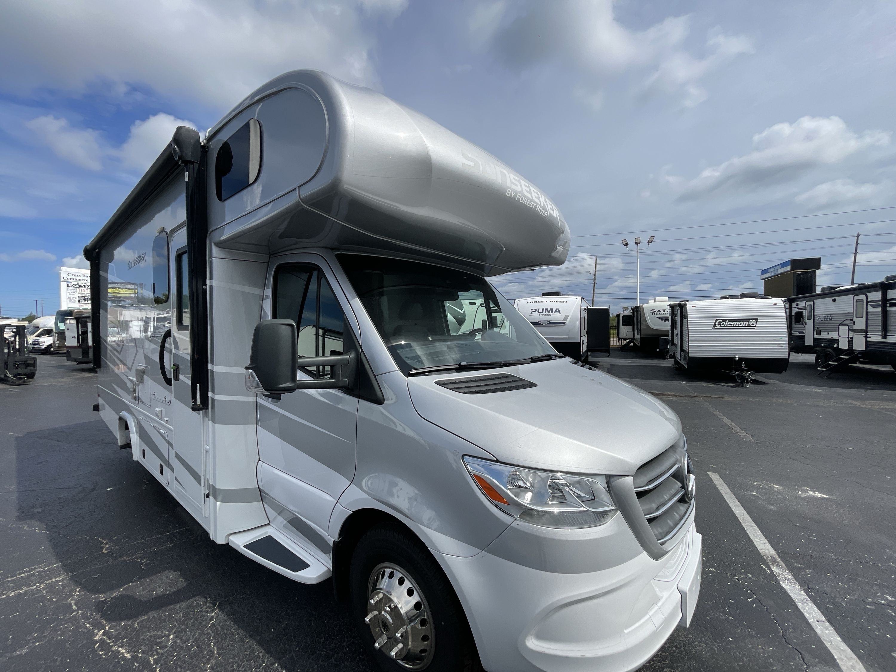 2021 Forest River SUNSEEKER MBS 2400B RV