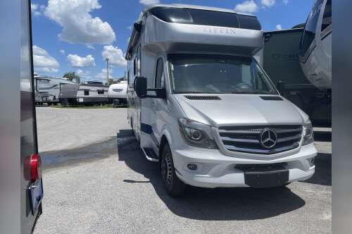 2018 Tiffin WAYFARER 24TW in holiday FL
