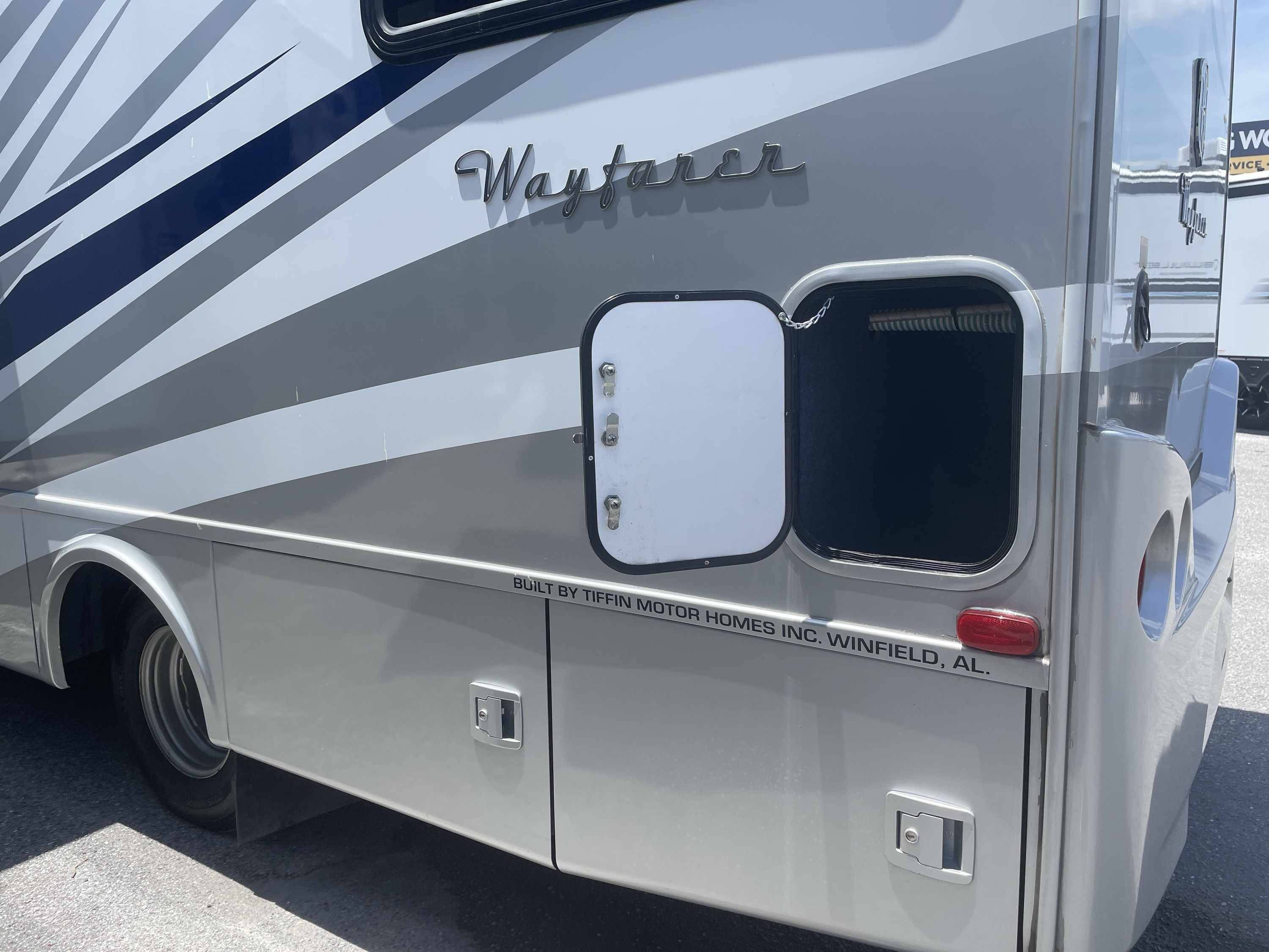 2018 Tiffin WAYFARER 24TW in holiday FL