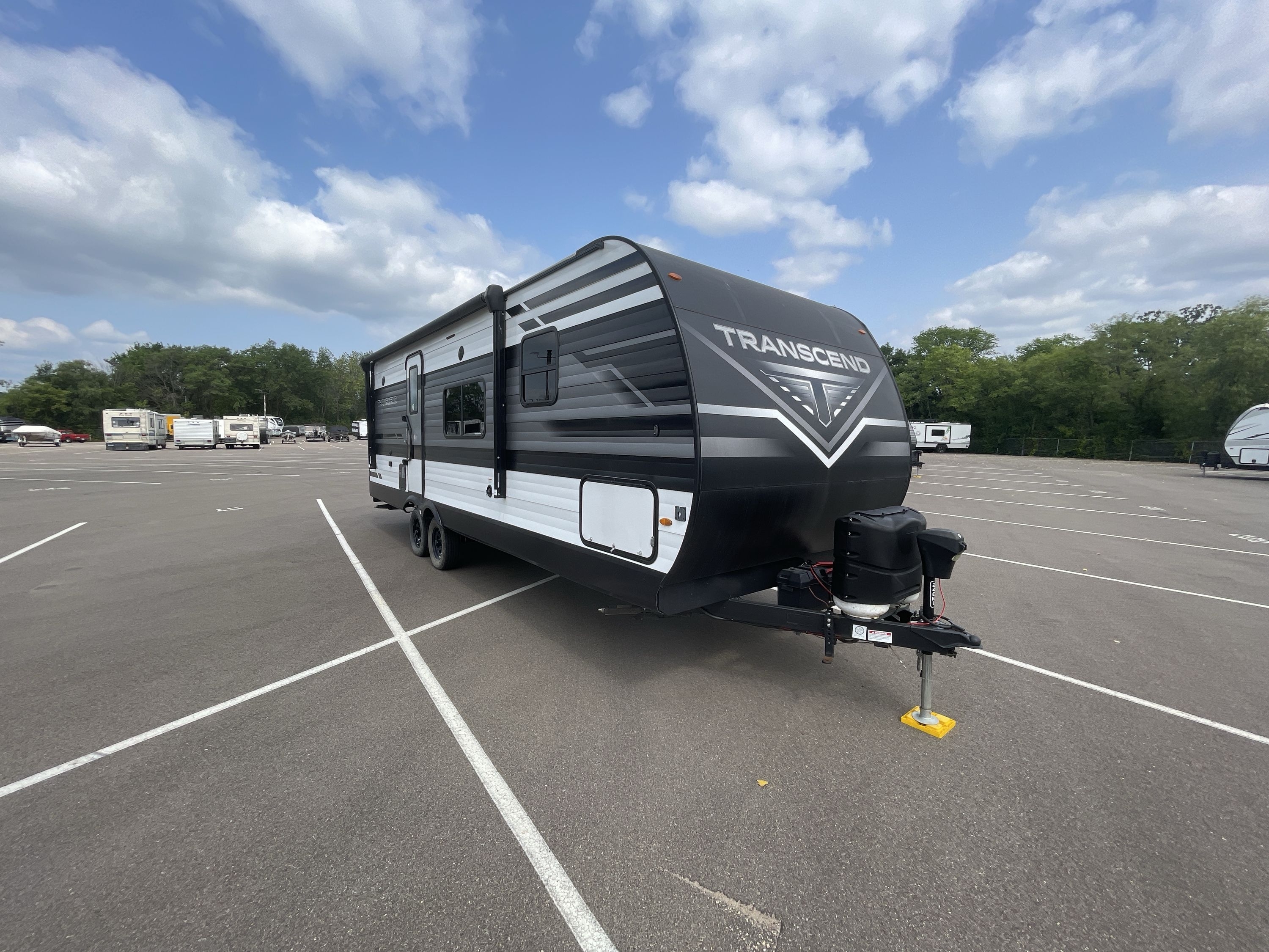 2022 Grand Design TRANSCEND XPLOR 240ML in lakeville MN