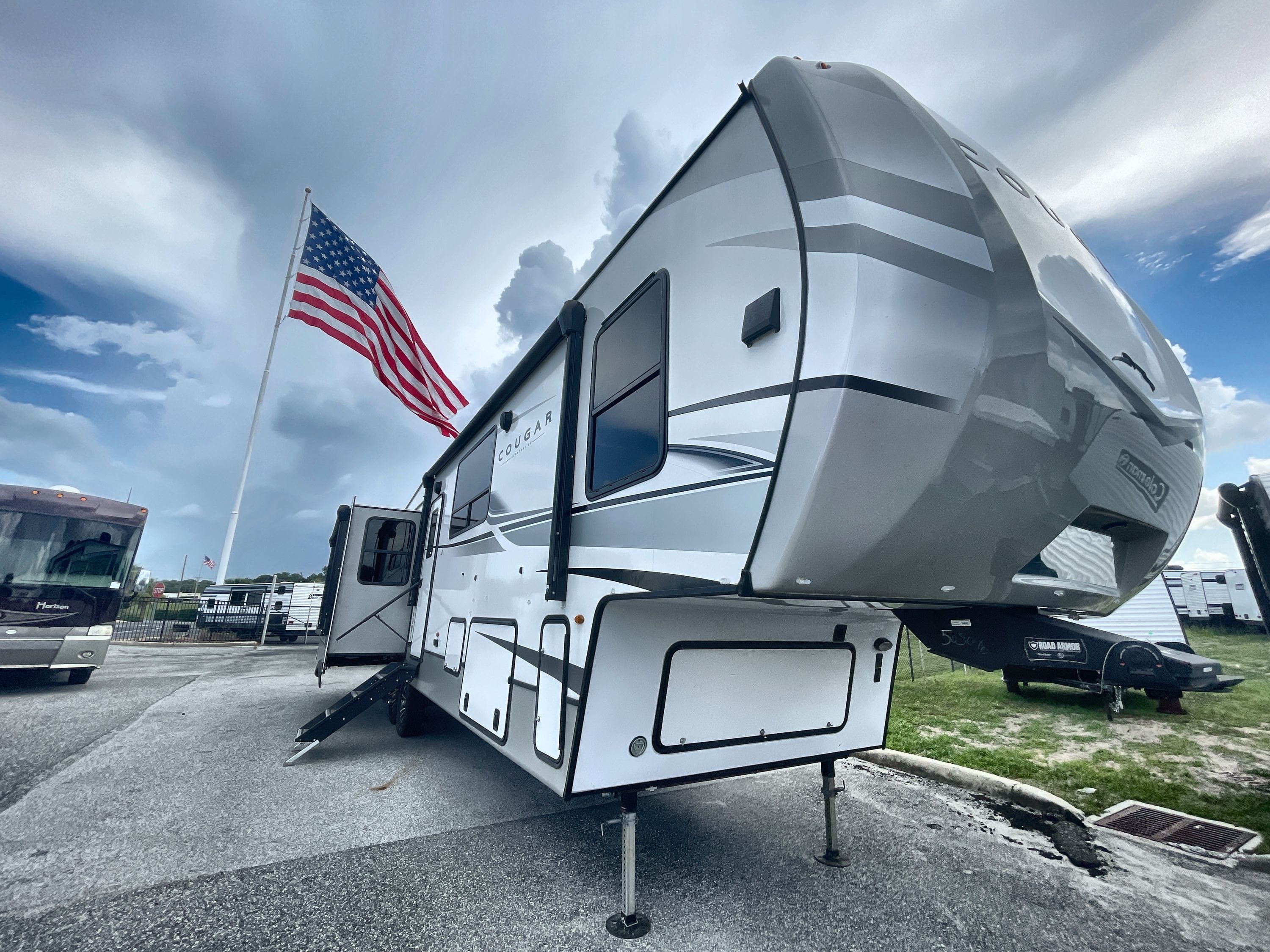 2024 Keystone COUGAR 368MBI RV