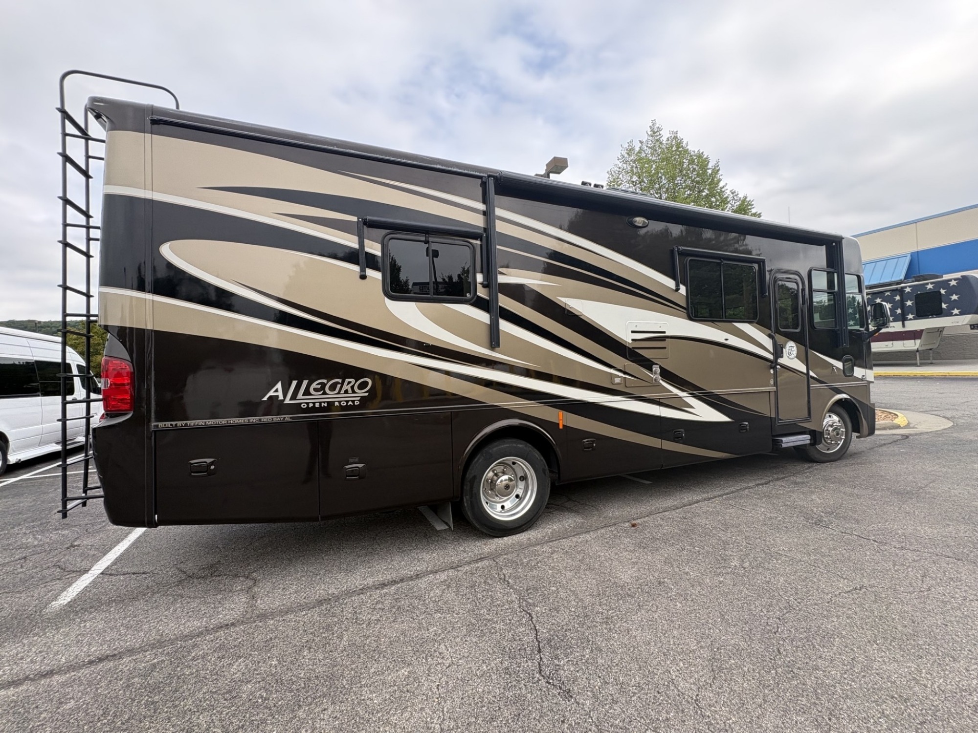 2013 Tiffin ALLEGRO 30GA in roanoke VA