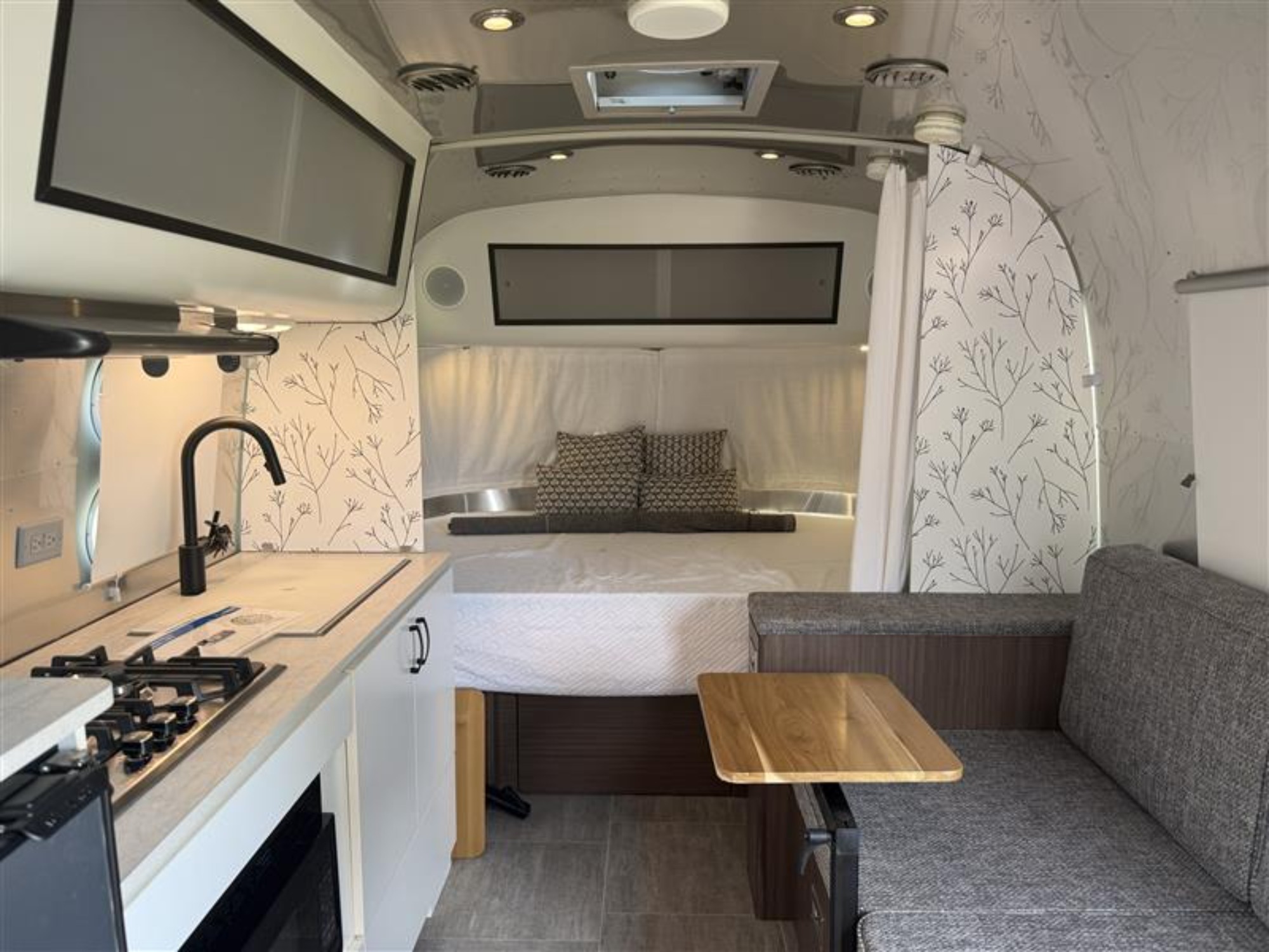 2021 Airstream CARAVEL 22FB in cocoa FL