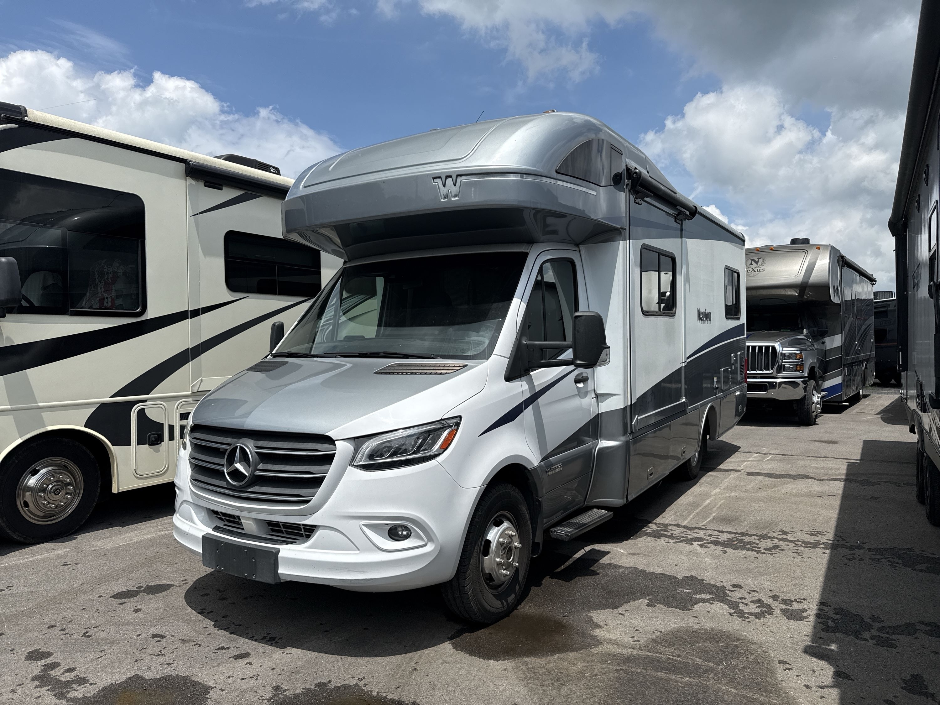 2020 Winnebago NAVION 24V RV