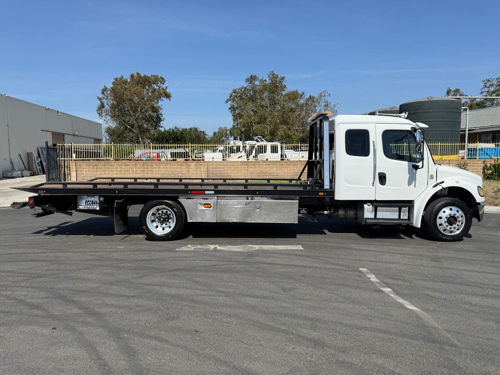 2020 FREIGHTLINER BUSINESS CLASS M2 106 in Anaheim, CA