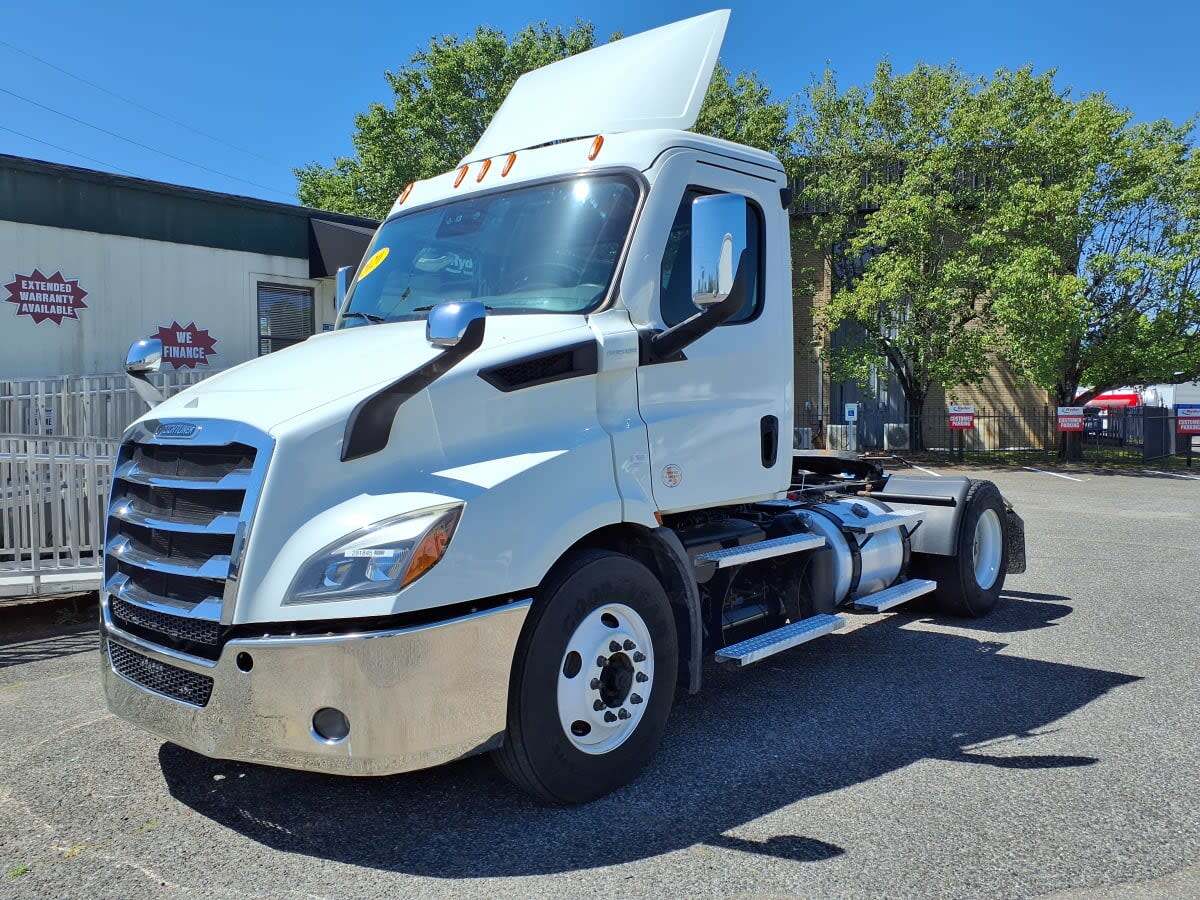2020 FREIGHTLINER CASCADIA 116 in Knoxville, TN