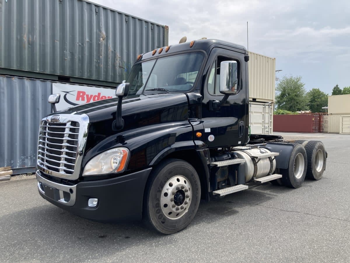 2020 FREIGHTLINER CASCADIA 125 in Springfield, MA