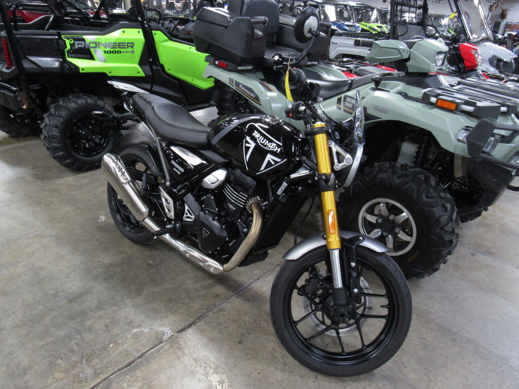 2024 Triumph Speed 400 Phantom Black / Storm Grey BASE in Romney, WV
