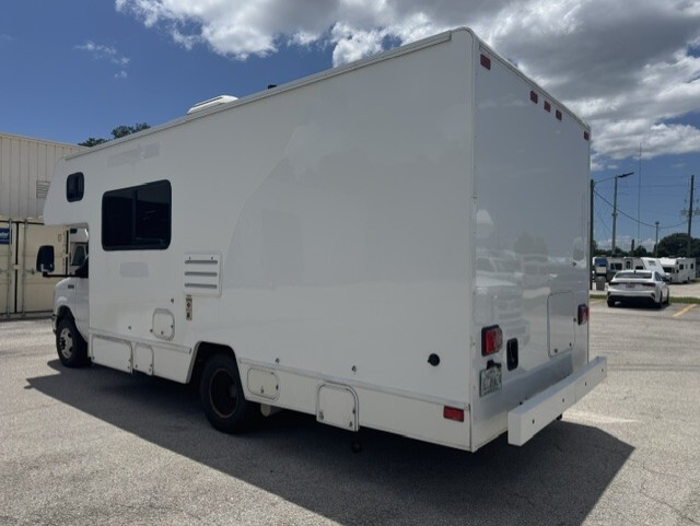 2021 Winnebago Minnie Winnie 25AR in kissimmee FL