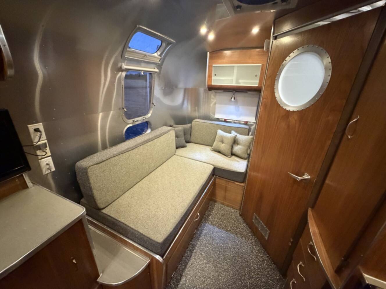 A photo of this 2007 Airstream BAMBI 19CB