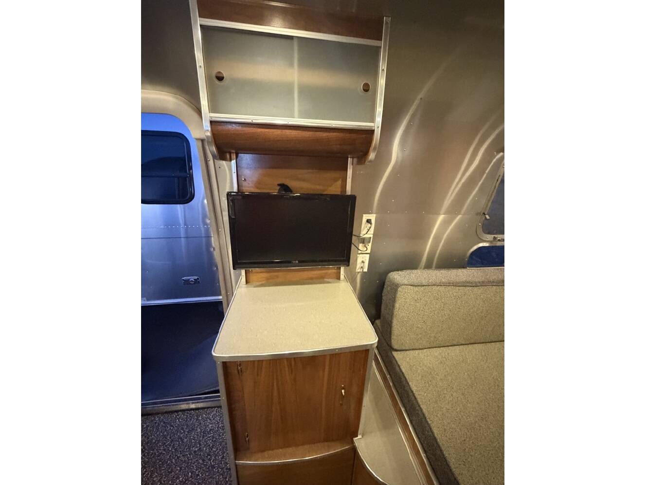 A photo of this 2007 Airstream BAMBI 19CB
