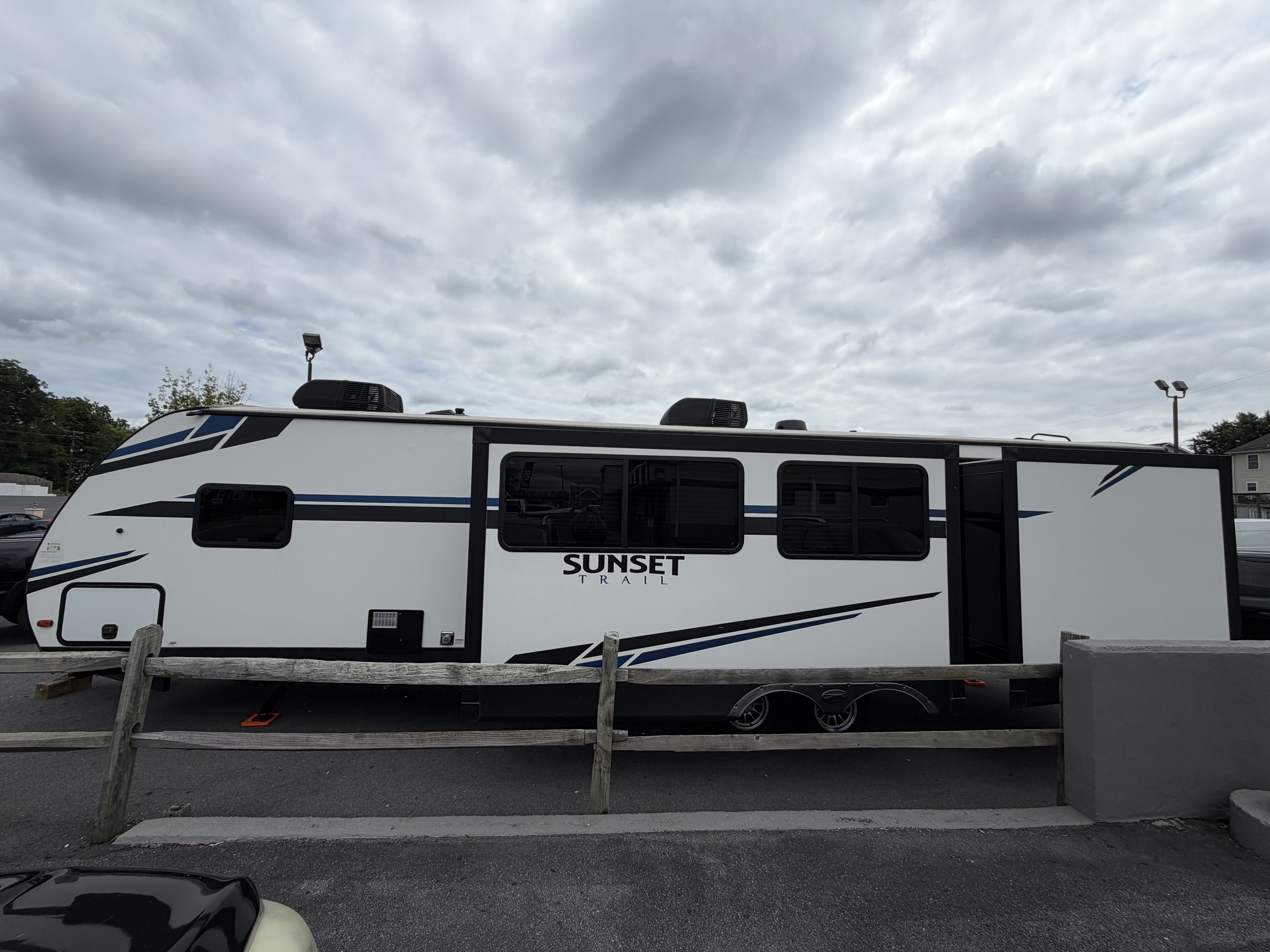 2020 Crossroads SUNSET TRAIL SUPER LITE SS331BH in front royal VA