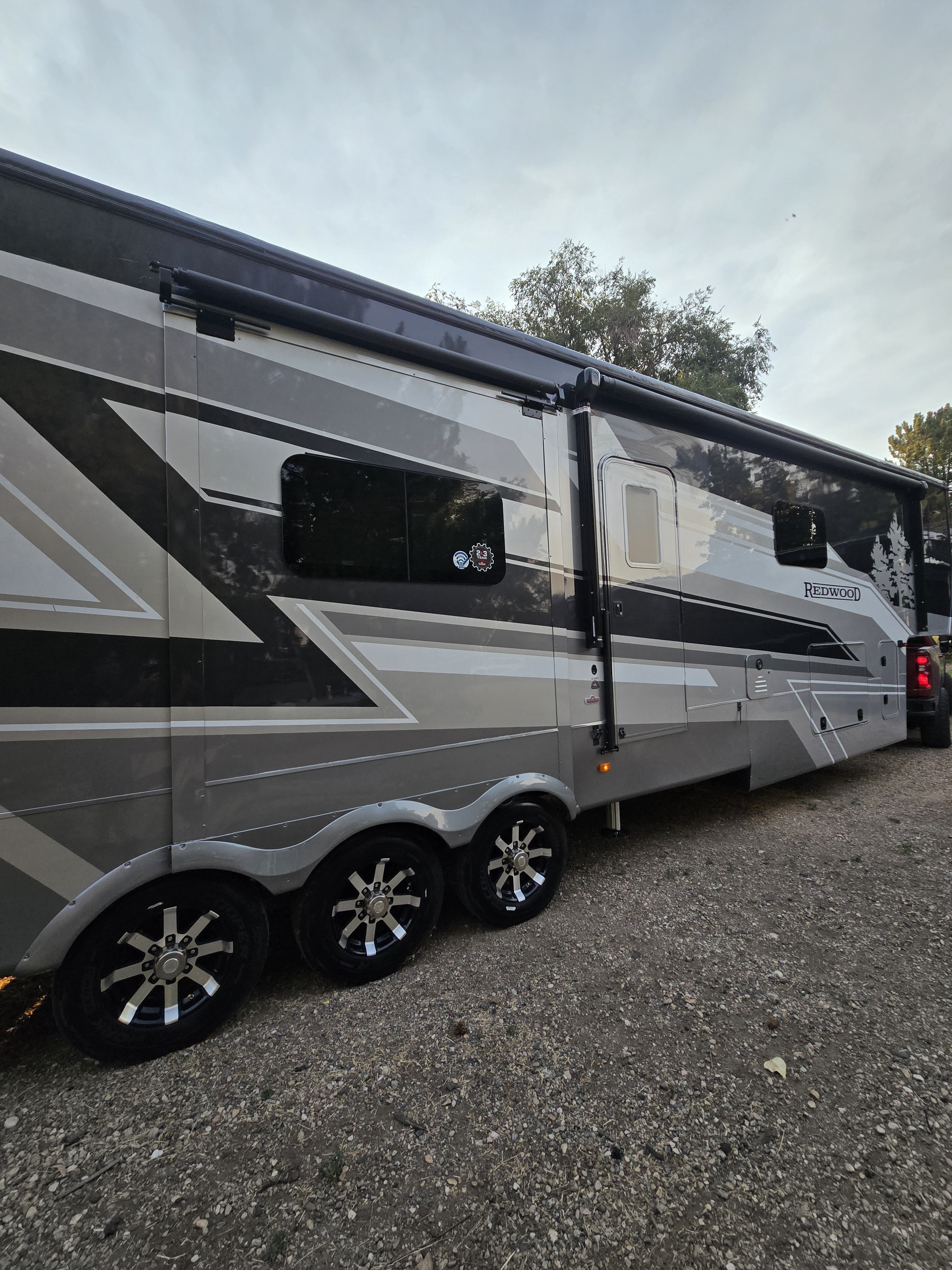 2025 Crossroads REDWOOD 415RD RV