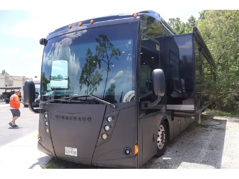 2016 WINNEBAGO GRAND TOUR 42QL