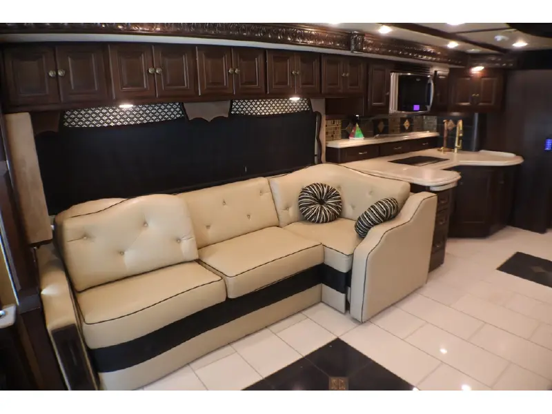 2016 WINNEBAGO GRAND TOUR 42QL
